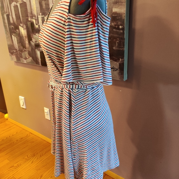 Peekaboo shoulder striped maternity shirt - Picture 4 of 8